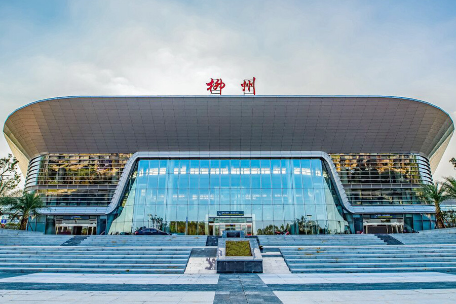 柳州市白莲机场航站楼及配套设施扩建工程钢结构工程